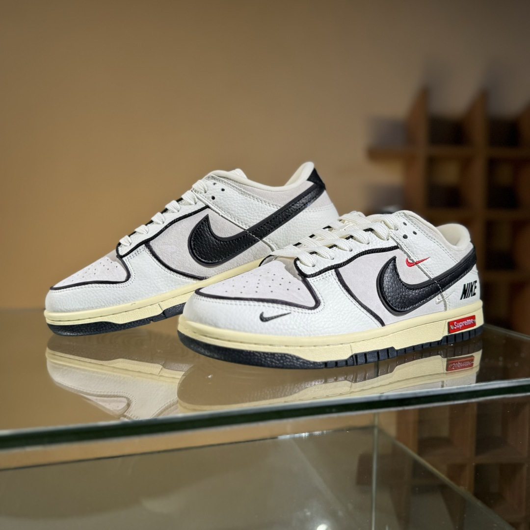 280 Nike SB Dunk Low Sup联名 白黑变色 周年高端定制 低帮休闲板鞋 SC9207-409-Chinese UA Cheap High Quatity Brand Clothes Bags handbags Sneakers wholesale wholesaler seller from China Factory suppliers Fashion Clothing Shoes best Quality Beautiful Price 280 Nike SB Dunk Low Sup联名 白黑变色 周年高端定制 低帮休闲板鞋 SC9207-409