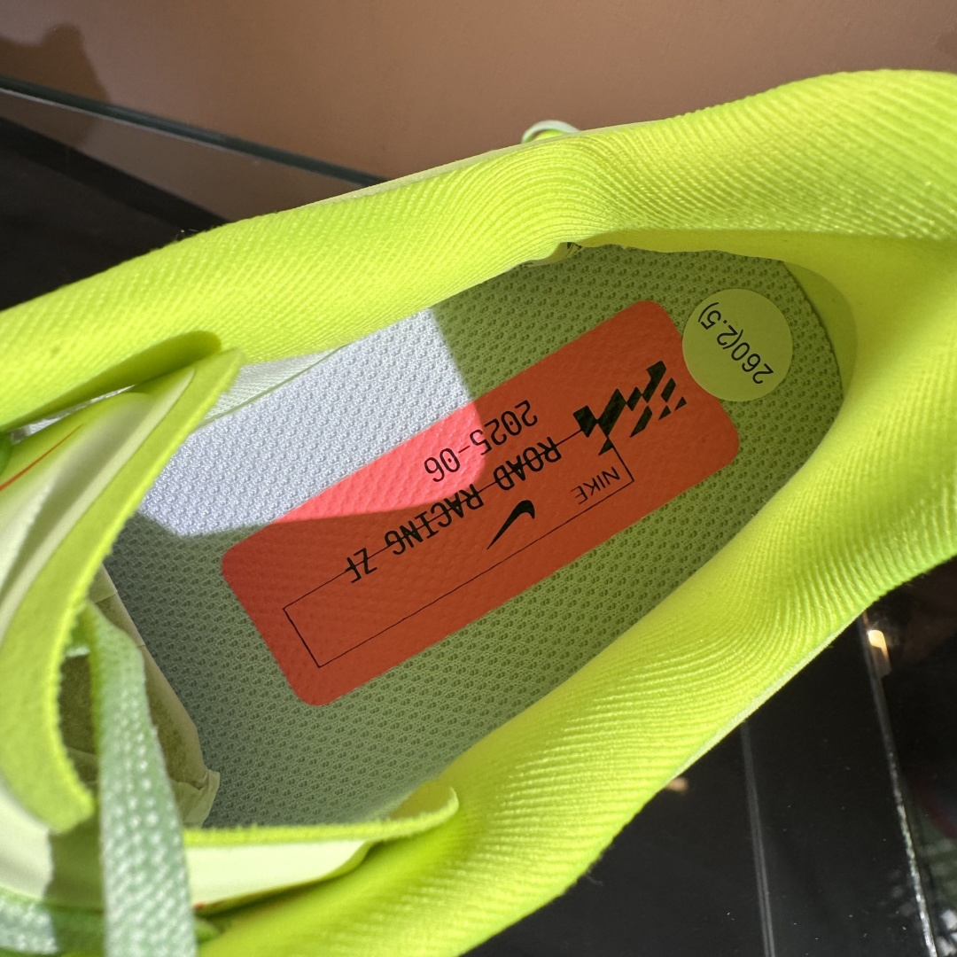 220 J版 Nk Zoom Fly 6 耐克超弹轻盈跑步鞋 FN8454-701
