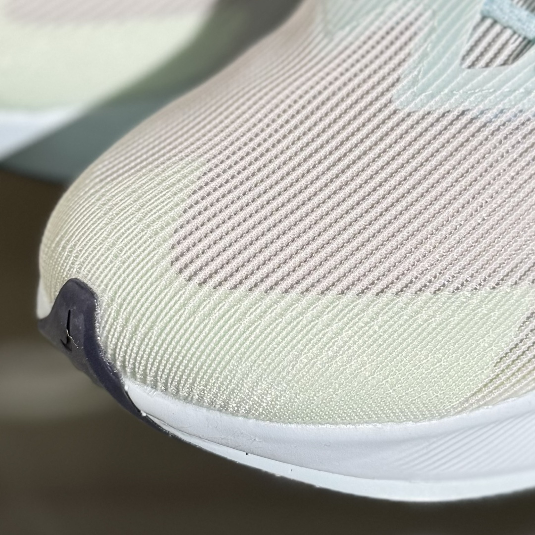 220 J版 Nike ZoomX Vaporfly NEXT% 4 马拉松系列公路竞速超轻缓震跑步鞋 HF6412-400
