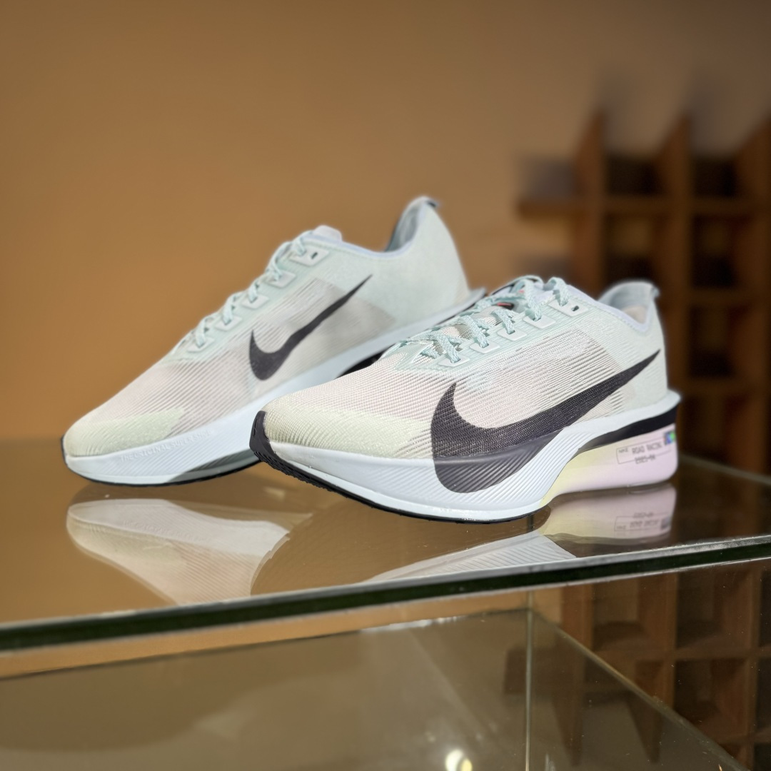 220 J版 Nike ZoomX Vaporfly NEXT% 4 马拉松系列公路竞速超轻缓震跑步鞋 HF6412-400