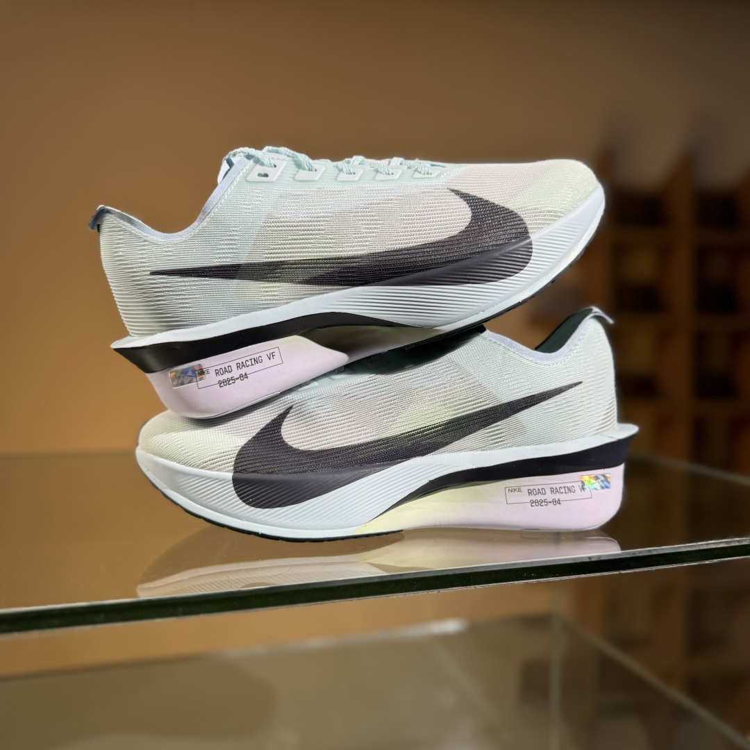220 J版 Nike ZoomX Vaporfly NEXT% 4 马拉松系列公路竞速超轻缓震跑步鞋 HF6412-400