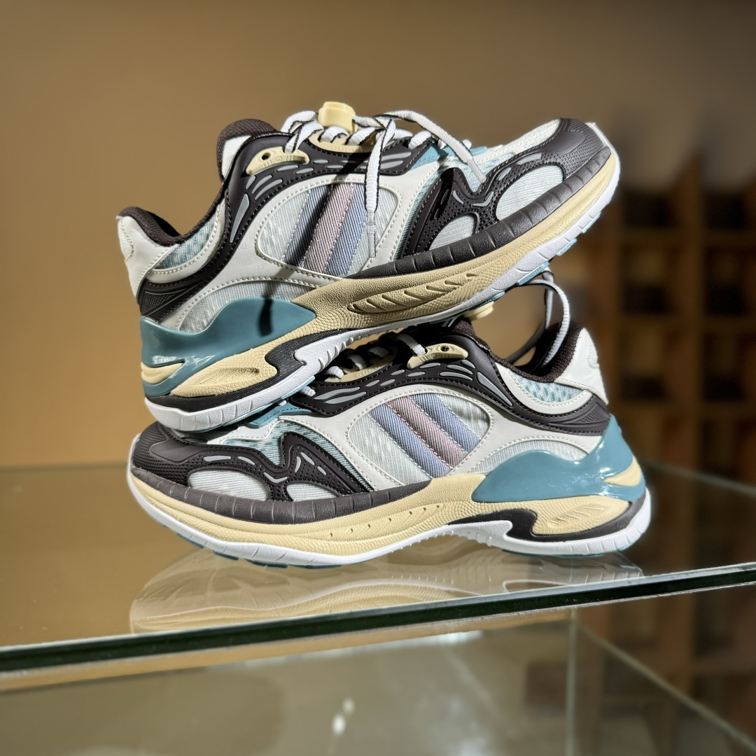 420 Gucci Rhyton Vintage 古驰皮革角状复古老爹休闲运动慢跑鞋