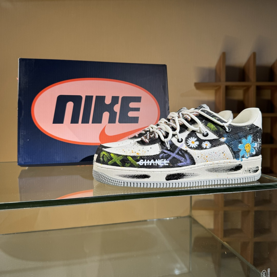 260 Nike Air Force 1 Low 07 向日葵涂鸦 黑白绑带 BD7007-333