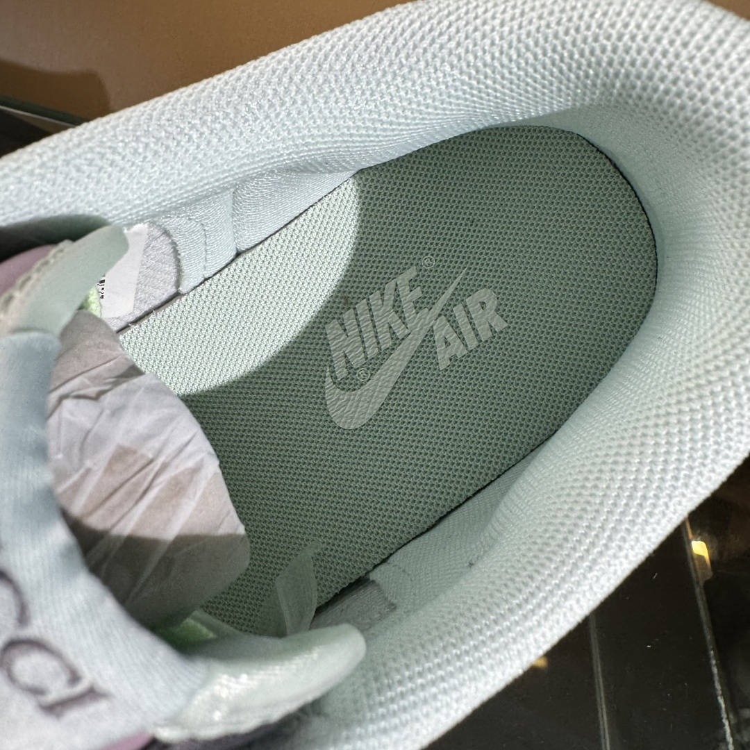 260 Travis Scott x Nike Air Jordan 1 Low x GUCCI Air Jordan 1 Low 反转棕紫小勾倒钩 XD0798-305