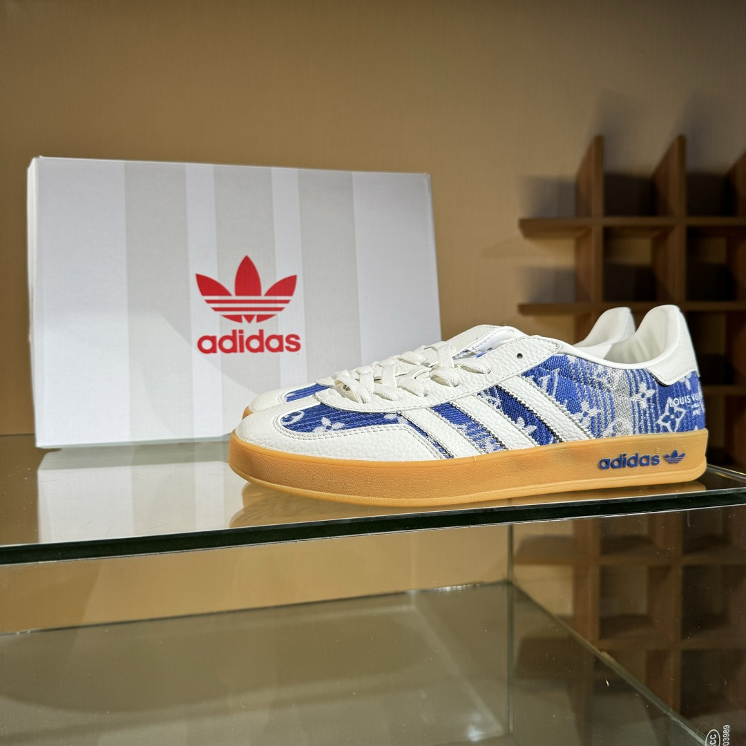 200 Adidas三叶草SAMBA OG x Louis Vuitton 白蓝 休闲板鞋 SC9207-732