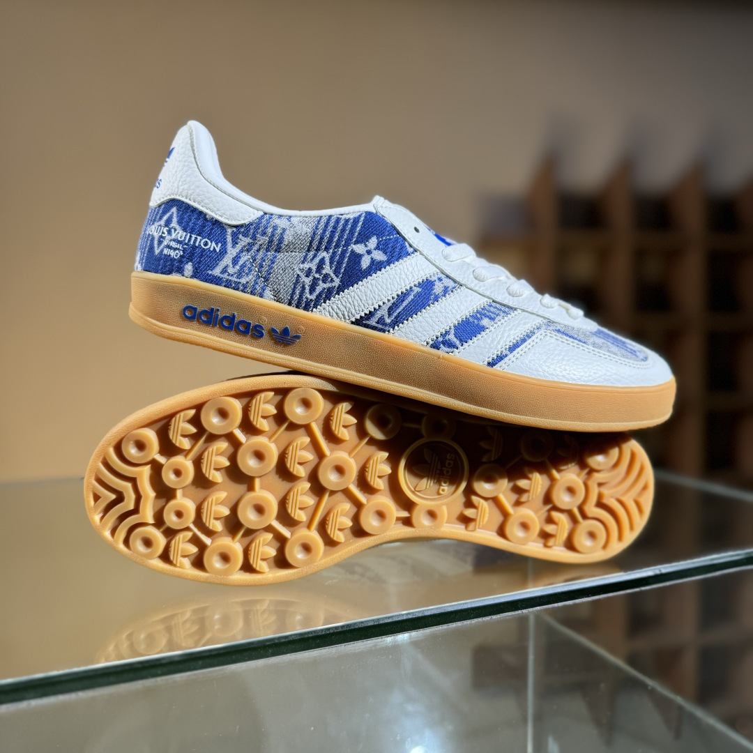 200 Adidas三叶草SAMBA OG x Louis Vuitton 白蓝 休闲板鞋 SC9207-732