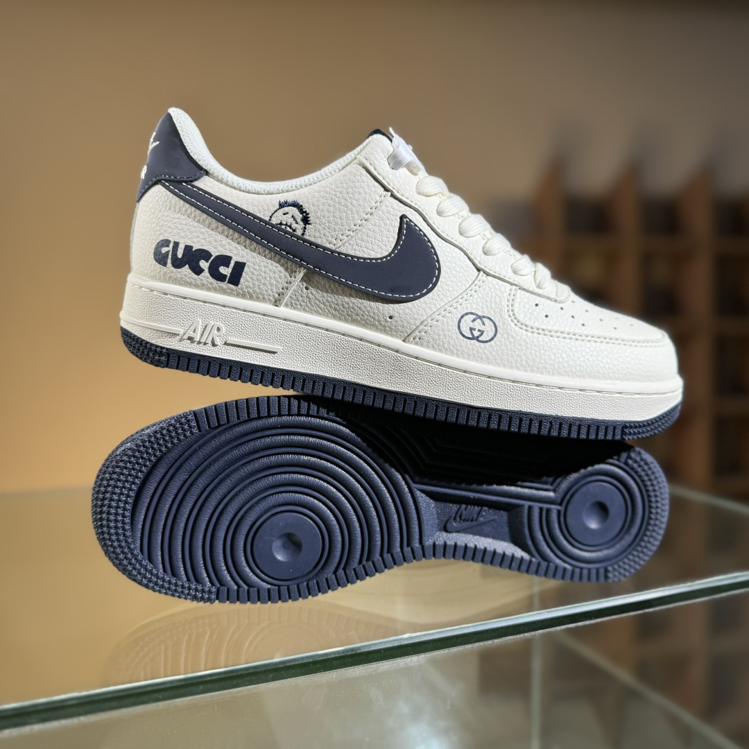 260 Nike Air Force 1'07 Low 古驰联名 鬼脸米蓝 空军一号低帮休闲板鞋 QW5836-006-Chinese UA Cheap High Quatity Brand Clothes Bags handbags Sneakers wholesale wholesaler seller from China Factory suppliers Fashion Clothing Shoes best Quality Beautiful Price 260 Nike Air Force 1'07 Low 古驰联名 鬼脸米蓝 空军一号低帮休闲板鞋 QW5836-006