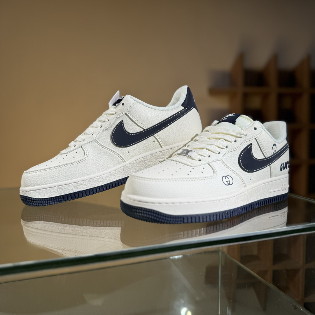 260 Nike Air Force 1'07 Low 古驰联名 鬼脸米蓝 空军一号低帮休闲板鞋 QW5836-006-Chinese UA Cheap High Quatity Brand Clothes Bags handbags Sneakers wholesale wholesaler seller from China Factory suppliers Fashion Clothing Shoes best Quality Beautiful Price 260 Nike Air Force 1'07 Low 古驰联名 鬼脸米蓝 空军一号低帮休闲板鞋 QW5836-006