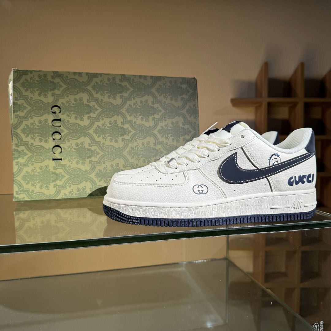 260 Nike Air Force 1'07 Low 古驰联名 鬼脸米蓝 空军一号低帮休闲板鞋 QW5836-006-Chinese UA Cheap High Quatity Brand Clothes Bags handbags Sneakers wholesale wholesaler seller from China Factory suppliers Fashion Clothing Shoes best Quality Beautiful Price 260 Nike Air Force 1'07 Low 古驰联名 鬼脸米蓝 空军一号低帮休闲板鞋 QW5836-006