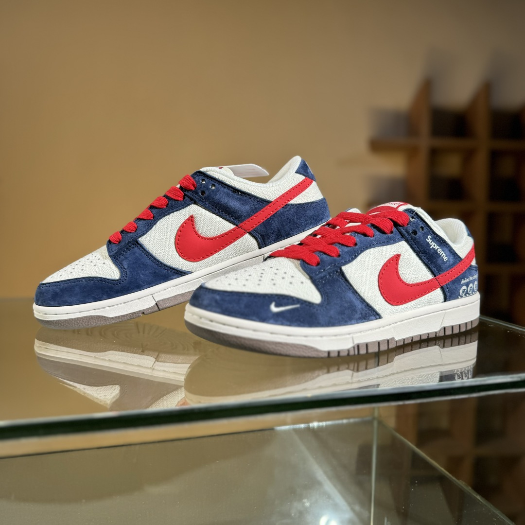 260 Nike SB Dunk Low x Supreme 蓝白红小勾 XD1588-220