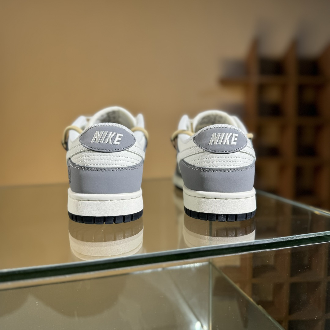 260 Nike SB Dunk Low x MONCLER 灰白小勾绑带 FX1588-404