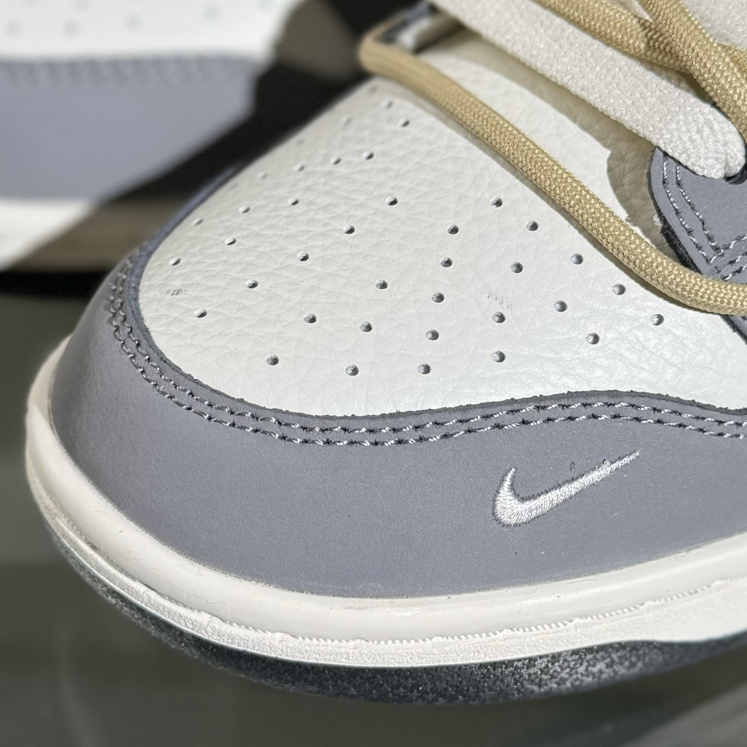 260 Nike SB Dunk Low x MONCLER 灰白小勾绑带 FX1588-404