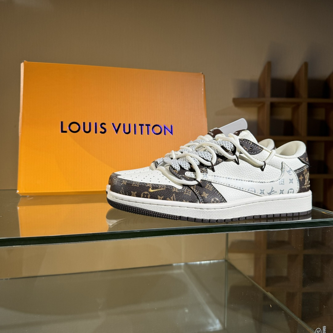 300 Travis Scott x Fragment Design x Air Jordan 1 Low OG SP AJ1 乔1 LV联名 米棕抽绳 低帮文化休闲板鞋 DM6868-101-Chinese UA Cheap High Quatity Brand Clothes Bags handbags Sneakers wholesale wholesaler seller from China Factory suppliers Fashion Clothing Shoes best Quality Beautiful Price 300 Travis Scott x Fragment Design x Air Jordan 1 Low OG SP AJ1 乔1 LV联名 米棕抽绳 低帮文化休闲板鞋 DM6868-101