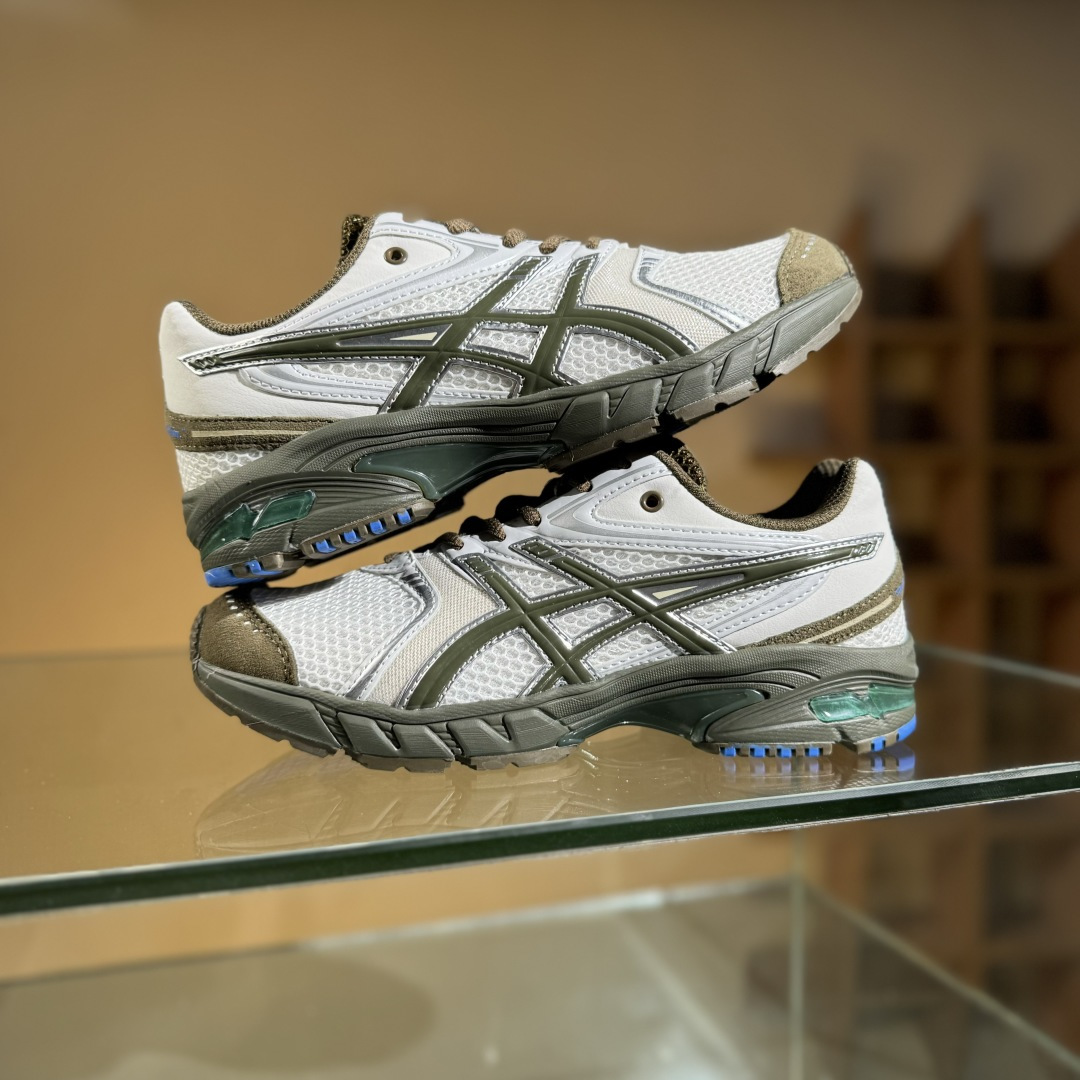 200 Asics GEL-DS TRAINER 14亚瑟士 复古运动休闲运动鞋 老爹鞋 1203A810-101