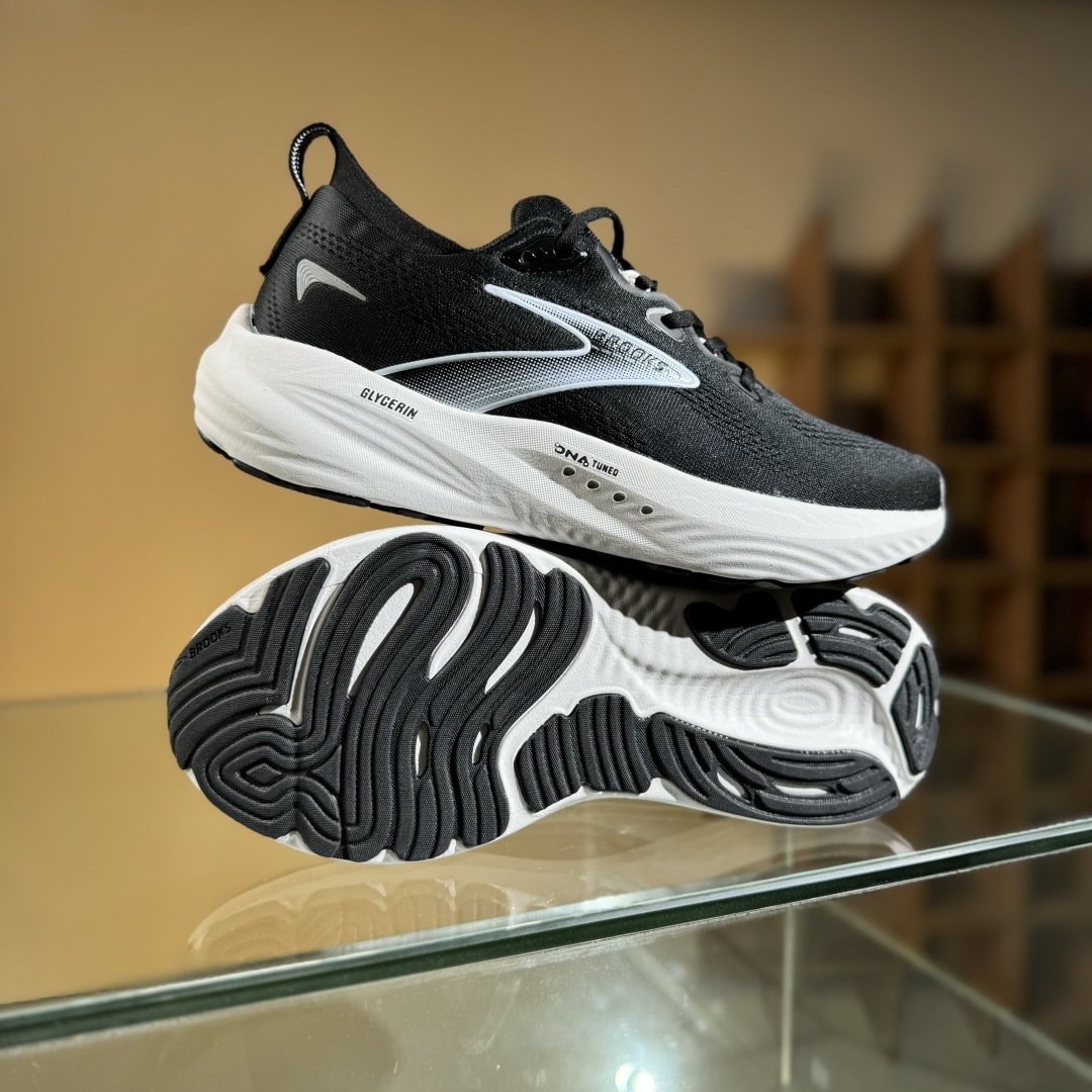 200 Brooks布鲁克斯Glycerin甘油22跑鞋男子缓震马拉松氮气慢跑鞋 110445 1D 090-Chinese UA Cheap High Quatity Brand Clothes Bags handbags Sneakers wholesale wholesaler seller from China Factory suppliers Fashion Clothing Shoes best Quality Beautiful Price 200 Brooks布鲁克斯Glycerin甘油22跑鞋男子缓震马拉松氮气慢跑鞋 110445 1D 090