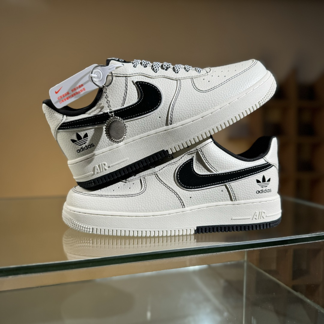 260 Nike Air Force 1'07 Low 黑线双拼底 空军一号低帮休闲板鞋 KB1688-003