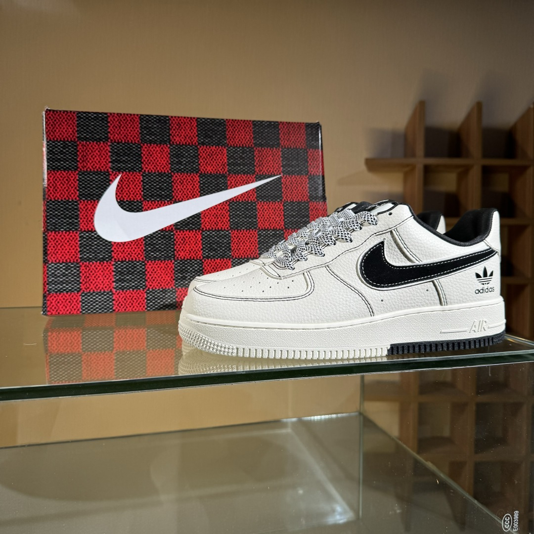 260 Nike Air Force 1'07 Low 黑线双拼底 空军一号低帮休闲板鞋 KB1688-003