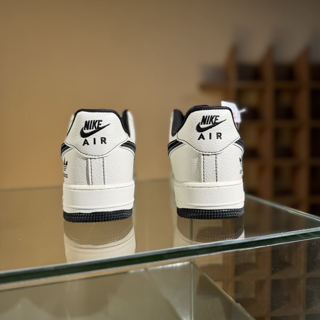 260 Nike Air Force 1'07 Low 黑线双拼底 空军一号低帮休闲板鞋 KB1688-003