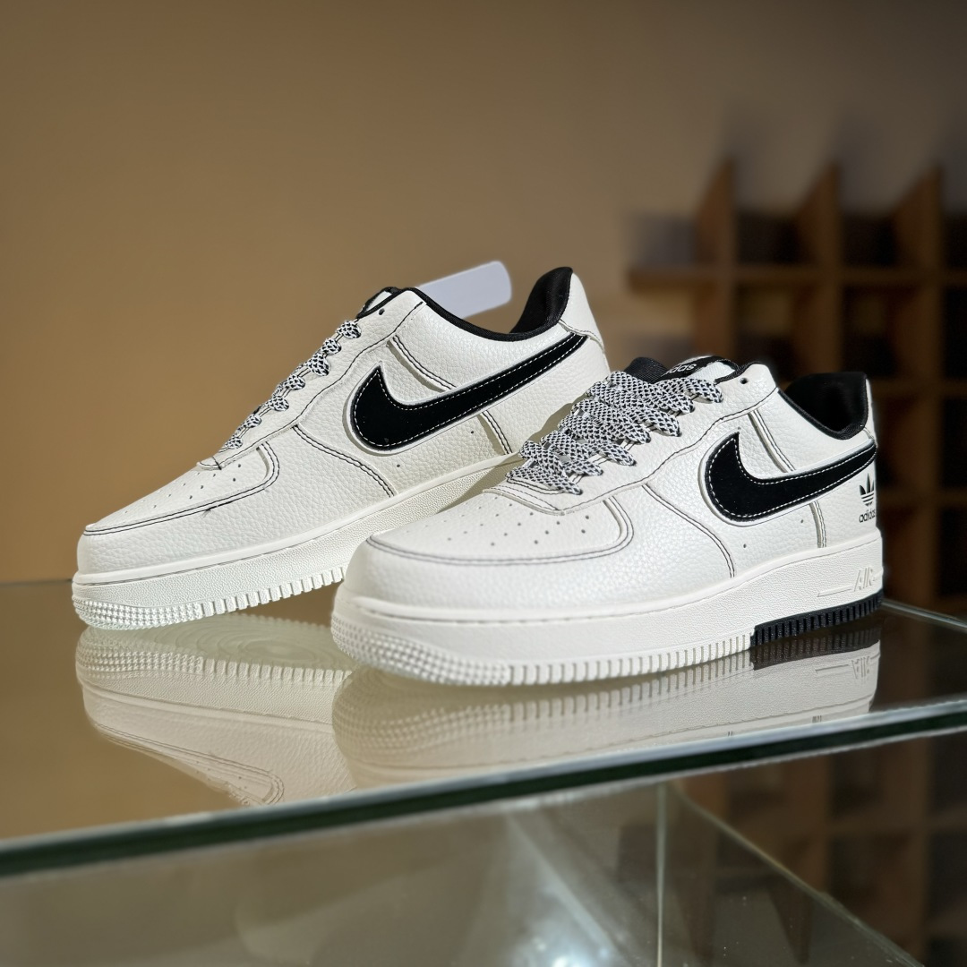 260 Nike Air Force 1'07 Low 黑线双拼底 空军一号低帮休闲板鞋 KB1688-003