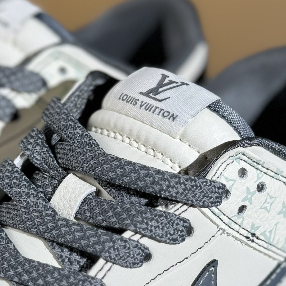 280 Nike SB Dunk Low LV联名 花纹灰勾 周年高端定制 低帮休闲板鞋 YX5066-366-Chinese UA Cheap High Quatity Brand Clothes Bags handbags Sneakers wholesale wholesaler seller from China Factory suppliers Fashion Clothing Shoes best Quality Beautiful Price 280 Nike SB Dunk Low LV联名 花纹灰勾 周年高端定制 低帮休闲板鞋 YX5066-366