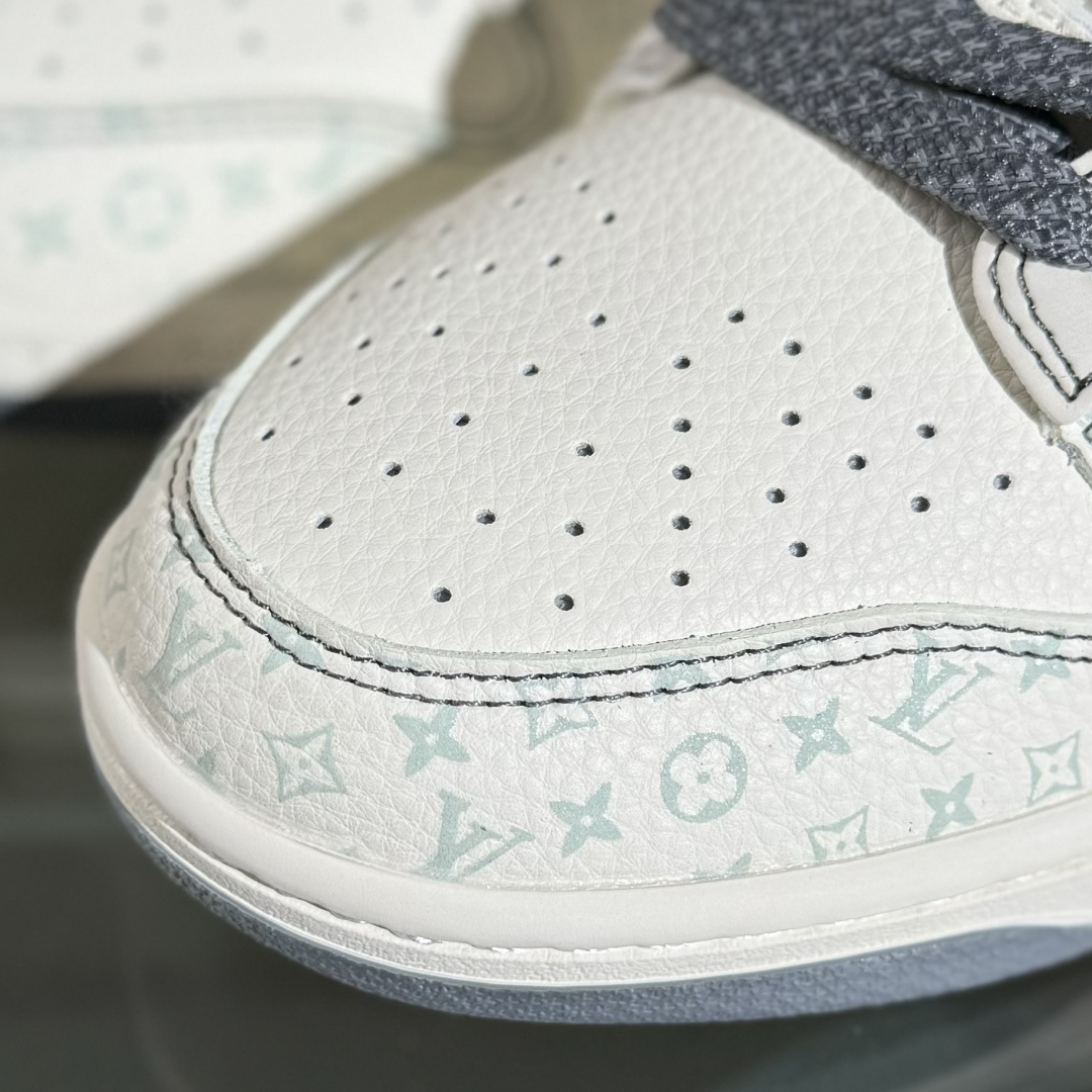 280 Nike SB Dunk Low LV联名 花纹灰勾 周年高端定制 低帮休闲板鞋 YX5066-366-Chinese UA Cheap High Quatity Brand Clothes Bags handbags Sneakers wholesale wholesaler seller from China Factory suppliers Fashion Clothing Shoes best Quality Beautiful Price 280 Nike SB Dunk Low LV联名 花纹灰勾 周年高端定制 低帮休闲板鞋 YX5066-366