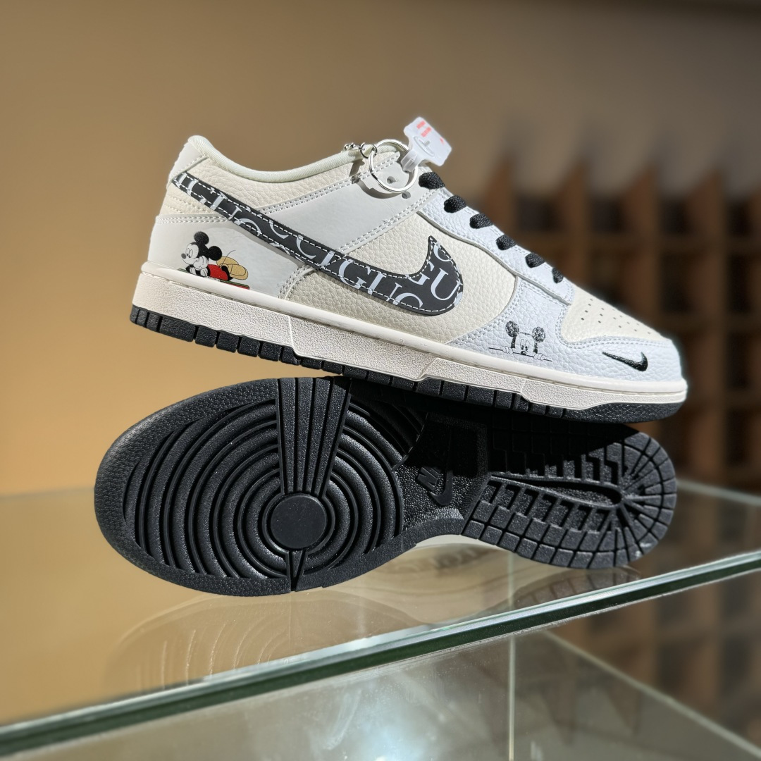 280 Nike SB Dunk Low 米老鼠 周年高端定制 低帮休闲板鞋 KK1333-041-Chinese UA Cheap High Quatity Brand Clothes Bags handbags Sneakers wholesale wholesaler seller from China Factory suppliers Fashion Clothing Shoes best Quality Beautiful Price 280 Nike SB Dunk Low 米老鼠 周年高端定制 低帮休闲板鞋 KK1333-041