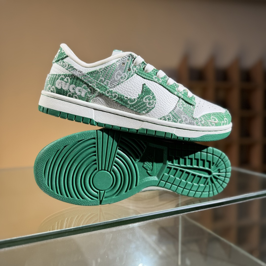280 Nike SB Dunk Low 古驰联名 灰绿牛仔 周年高端定制 低帮休闲板鞋 SC9207-420-Chinese UA Cheap High Quatity Brand Clothes Bags handbags Sneakers wholesale wholesaler seller from China Factory suppliers Fashion Clothing Shoes best Quality Beautiful Price 280 Nike SB Dunk Low 古驰联名 灰绿牛仔 周年高端定制 低帮休闲板鞋 SC9207-420