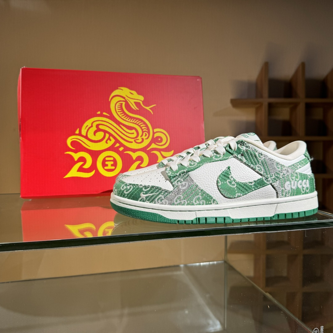 280 Nike SB Dunk Low 古驰联名 灰绿牛仔 周年高端定制 低帮休闲板鞋 SC9207-420-Chinese UA Cheap High Quatity Brand Clothes Bags handbags Sneakers wholesale wholesaler seller from China Factory suppliers Fashion Clothing Shoes best Quality Beautiful Price 280 Nike SB Dunk Low 古驰联名 灰绿牛仔 周年高端定制 低帮休闲板鞋 SC9207-420