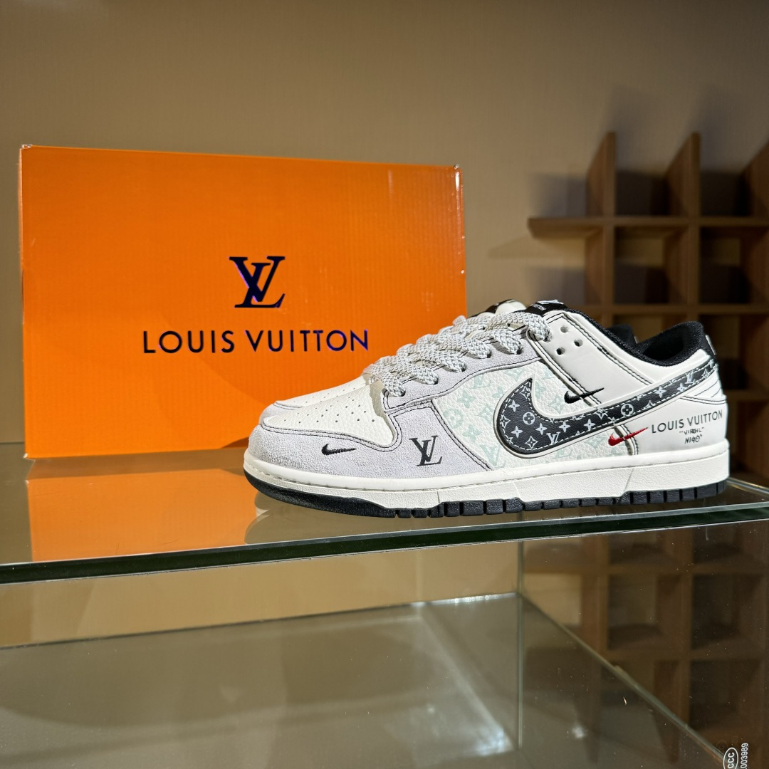 280 Nike SB Dunk Low LV联名 黑勾印花 低帮休闲板鞋 YX5066-365-Chinese UA Cheap High Quatity Brand Clothes Bags handbags Sneakers wholesale wholesaler seller from China Factory suppliers Fashion Clothing Shoes best Quality Beautiful Price 280 Nike SB Dunk Low LV联名 黑勾印花 低帮休闲板鞋 YX5066-365