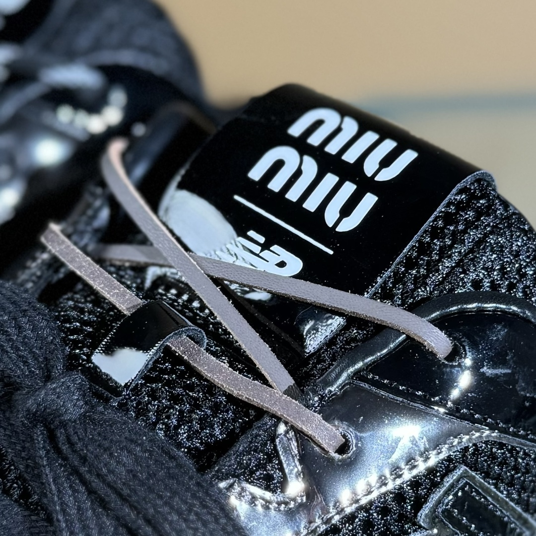 220 MiuMiu x New Balance 530系列 意大利奢侈品牌/缪缪联名款 低帮经典复古休闲半拖-Chinese UA Cheap High Quatity Brand Clothes Bags handbags Sneakers wholesale wholesaler seller from China Factory suppliers Fashion Clothing Shoes best Quality Beautiful Price 220 MiuMiu x New Balance 530系列 意大利奢侈品牌/缪缪联名款 低帮经典复古休闲半拖