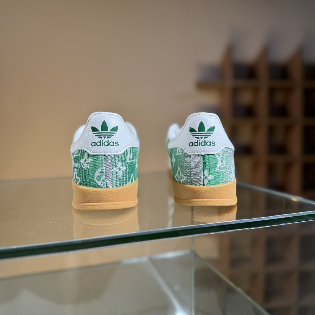 200 adidas 德训鞋 “LV联名-绿灰牛仔”高端定制 低帮休闲板鞋 SC9207-733-Chinese UA Cheap High Quatity Brand Clothes Bags handbags Sneakers wholesale wholesaler seller from China Factory suppliers Fashion Clothing Shoes best Quality Beautiful Price 200 adidas 德训鞋 “LV联名-绿灰牛仔”高端定制 低帮休闲板鞋 SC9207-733