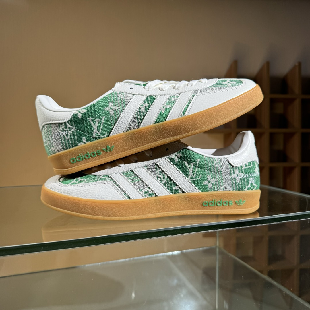 200 adidas 德训鞋 “LV联名-绿灰牛仔”高端定制 低帮休闲板鞋 SC9207-733-Chinese UA Cheap High Quatity Brand Clothes Bags handbags Sneakers wholesale wholesaler seller from China Factory suppliers Fashion Clothing Shoes best Quality Beautiful Price 200 adidas 德训鞋 “LV联名-绿灰牛仔”高端定制 低帮休闲板鞋 SC9207-733