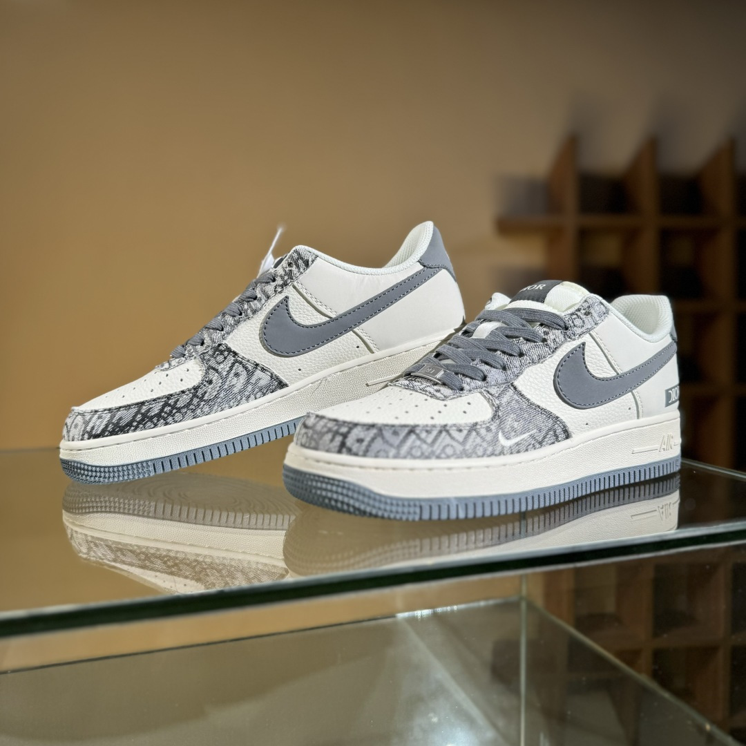 260 Nike Air Force 1'07 Low 迪奥联名 灰花纹织布 空军一号低帮休闲板鞋 XS1958-580-Chinese UA Cheap High Quatity Brand Clothes Bags handbags Sneakers wholesale wholesaler seller from China Factory suppliers Fashion Clothing Shoes best Quality Beautiful Price 260 Nike Air Force 1'07 Low 迪奥联名 灰花纹织布 空军一号低帮休闲板鞋 XS1958-580