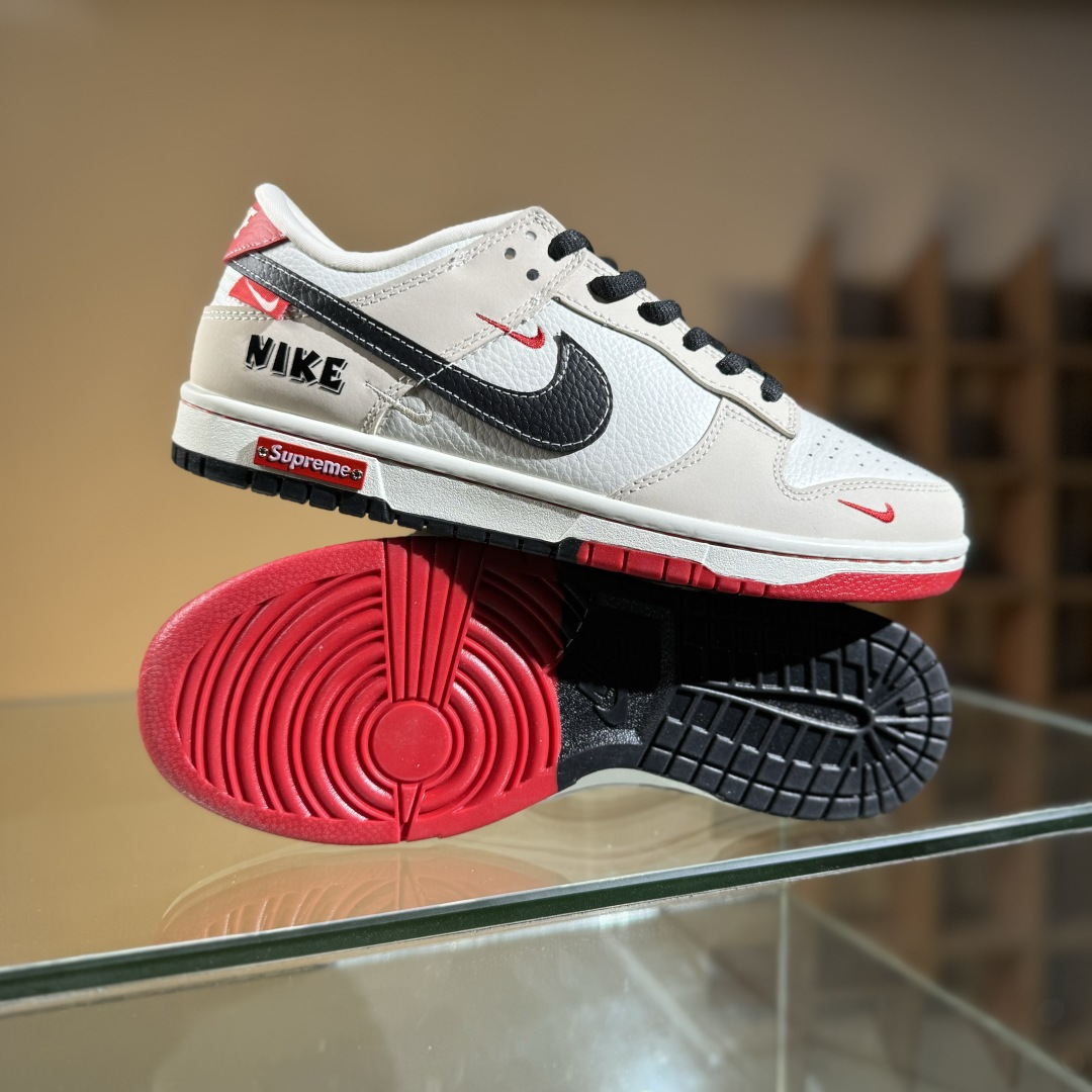 280 Nike SB Dunk Low Sup联名 白卡其三小勾 低帮休闲板鞋 SC9207-427-Chinese UA Cheap High Quatity Brand Clothes Bags handbags Sneakers wholesale wholesaler seller from China Factory suppliers Fashion Clothing Shoes best Quality Beautiful Price 280 Nike SB Dunk Low Sup联名 白卡其三小勾 低帮休闲板鞋 SC9207-427