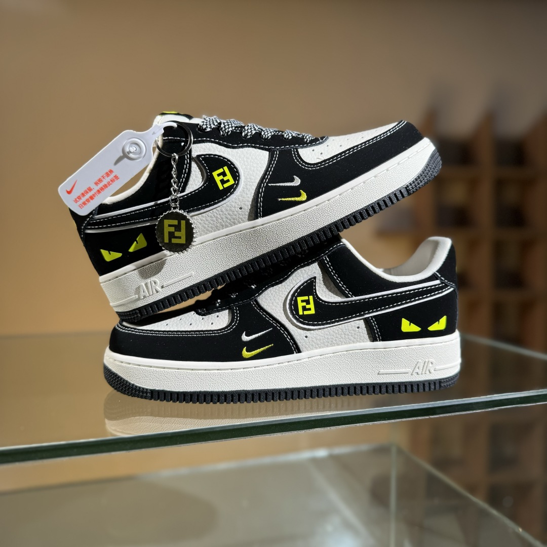 260 Nike Air Force 1'07 Low 芬迪联名 小怪兽 空军一号低帮休闲板鞋 XL1979-102-Chinese UA Cheap High Quatity Brand Clothes Bags handbags Sneakers wholesale wholesaler seller from China Factory suppliers Fashion Clothing Shoes best Quality Beautiful Price 260 Nike Air Force 1'07 Low 芬迪联名 小怪兽 空军一号低帮休闲板鞋 XL1979-102