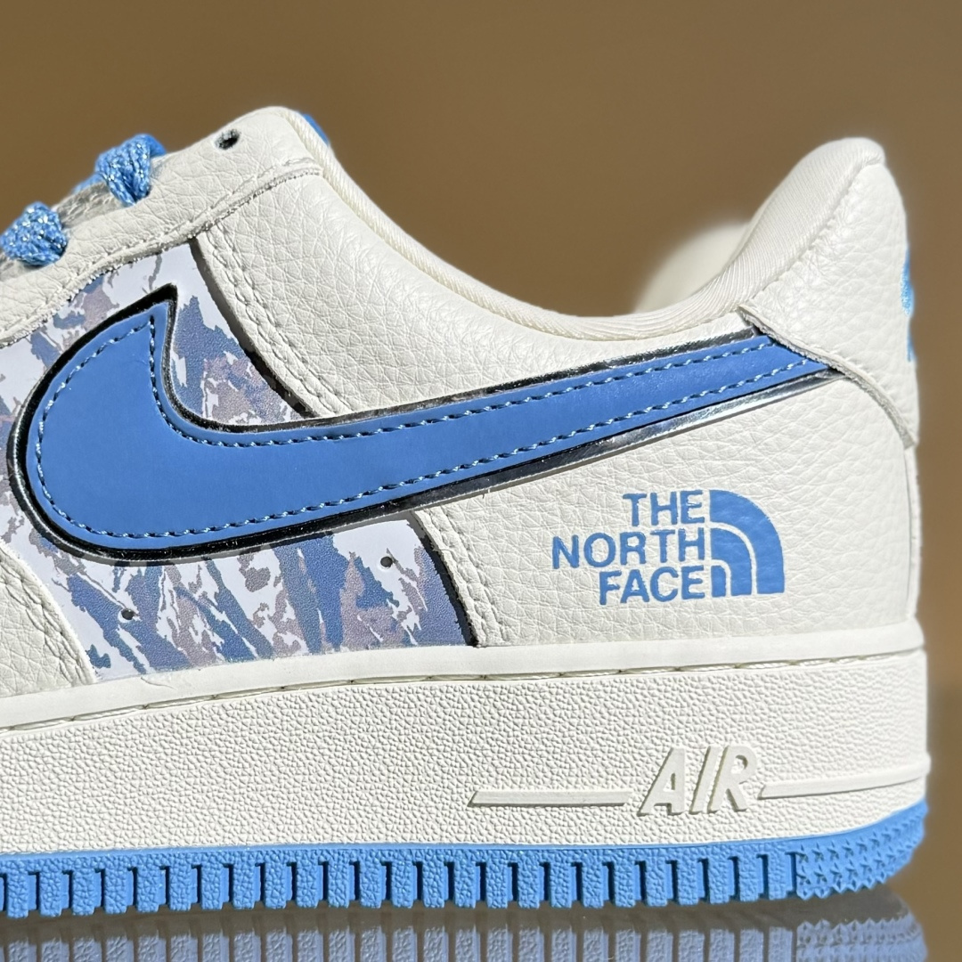 260 Nike Air Force 1'07 Low 北面联名 雪山米蓝 空军一号低帮休闲板鞋 KJ1688-003-Chinese UA Cheap High Quatity Brand Clothes Bags handbags Sneakers wholesale wholesaler seller from China Factory suppliers Fashion Clothing Shoes best Quality Beautiful Price 260 Nike Air Force 1'07 Low 北面联名 雪山米蓝 空军一号低帮休闲板鞋 KJ1688-003
