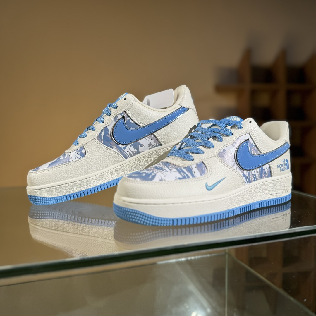260 Nike Air Force 1'07 Low 北面联名 雪山米蓝 空军一号低帮休闲板鞋 KJ1688-003-Chinese UA Cheap High Quatity Brand Clothes Bags handbags Sneakers wholesale wholesaler seller from China Factory suppliers Fashion Clothing Shoes best Quality Beautiful Price 260 Nike Air Force 1'07 Low 北面联名 雪山米蓝 空军一号低帮休闲板鞋 KJ1688-003