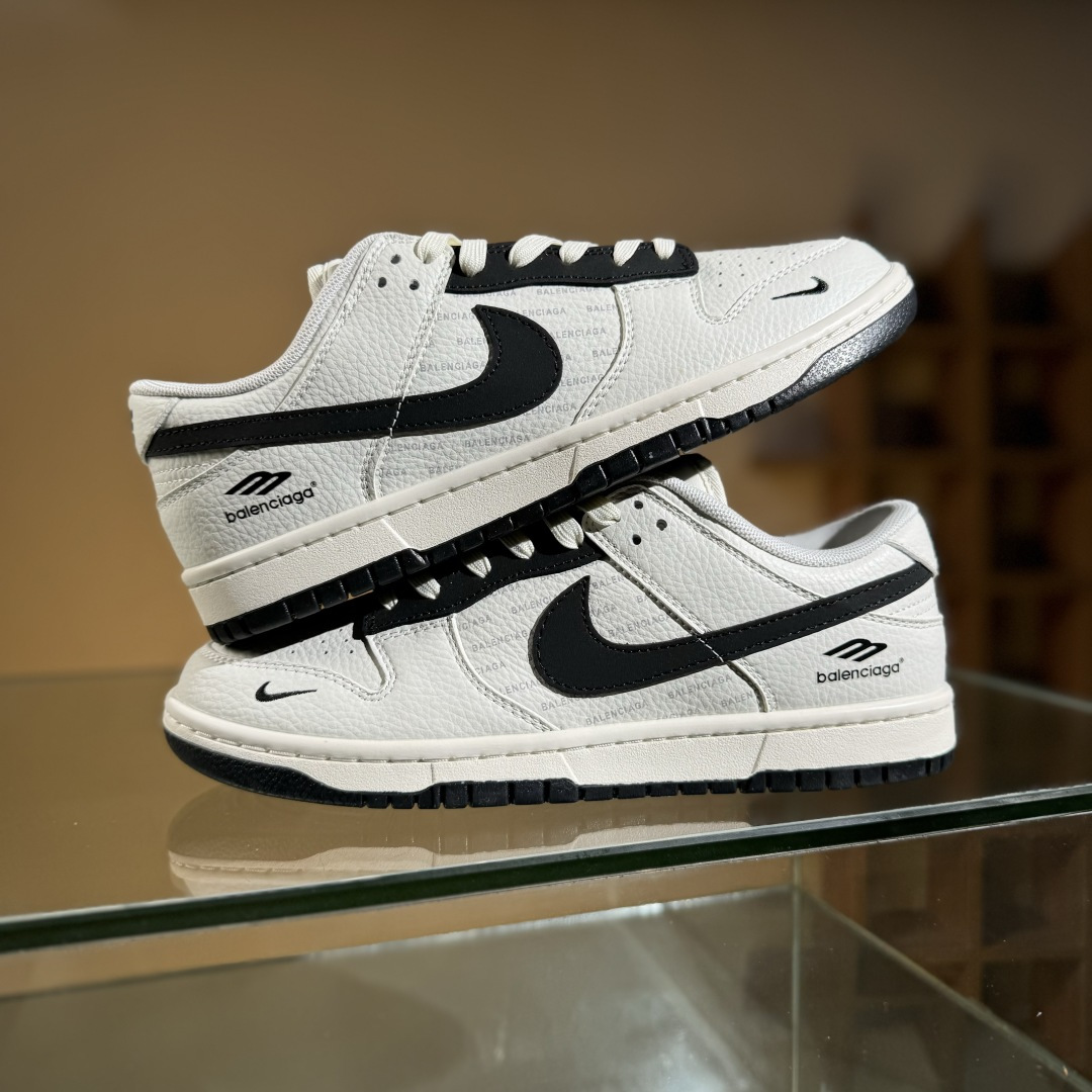 260 Nike SB Dunk Low x Balenciaga 白黑小钩 FX1588-311-Chinese UA Cheap High Quatity Brand Clothes Bags handbags Sneakers wholesale wholesaler seller from China Factory suppliers Fashion Clothing Shoes best Quality Beautiful Price 260 Nike SB Dunk Low x Balenciaga 白黑小钩 FX1588-311