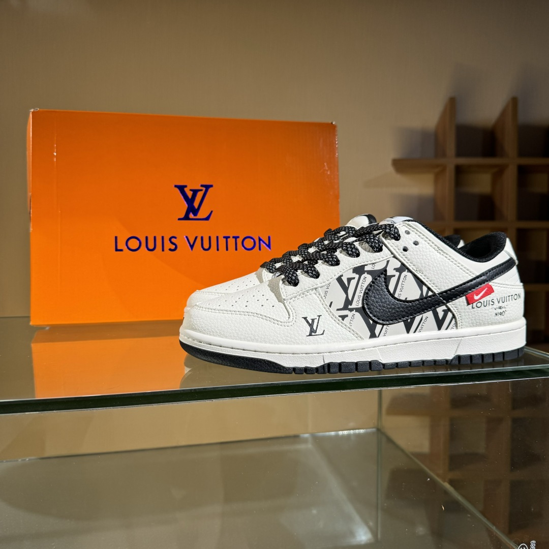 280 Nike SB Dunk Low LV联名 印花米黑 高端定制 低帮休闲板鞋 QW5836-021-Chinese UA Cheap High Quatity Brand Clothes Bags handbags Sneakers wholesale wholesaler seller from China Factory suppliers Fashion Clothing Shoes best Quality Beautiful Price 280 Nike SB Dunk Low LV联名 印花米黑 高端定制 低帮休闲板鞋 QW5836-021