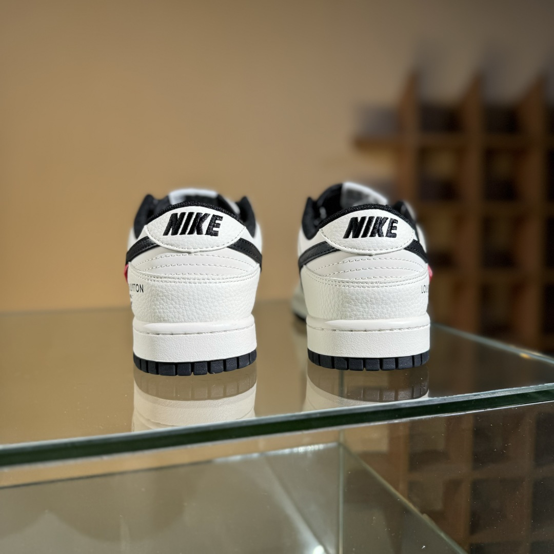 280 Nike SB Dunk Low LV联名 印花米黑 高端定制 低帮休闲板鞋 QW5836-021-Chinese UA Cheap High Quatity Brand Clothes Bags handbags Sneakers wholesale wholesaler seller from China Factory suppliers Fashion Clothing Shoes best Quality Beautiful Price 280 Nike SB Dunk Low LV联名 印花米黑 高端定制 低帮休闲板鞋 QW5836-021