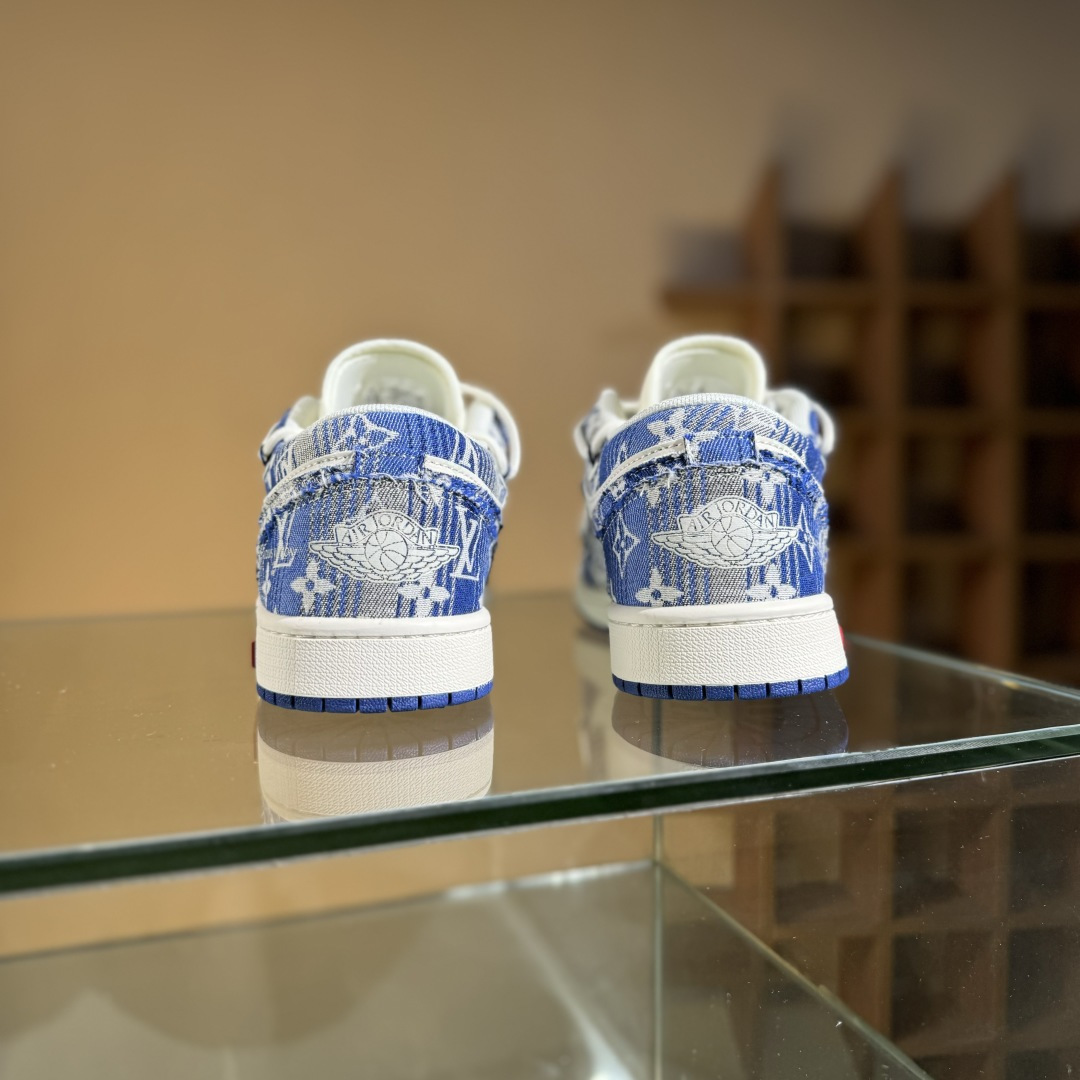 300 Air Jordan 1 Low AJ1 乔1 LV联名 蓝花布抽绳 高端定制 低帮复古篮球鞋 YX5066-373-Chinese UA Cheap High Quatity Brand Clothes Bags handbags Sneakers wholesale wholesaler seller from China Factory suppliers Fashion Clothing Shoes best Quality Beautiful Price 300 Air Jordan 1 Low AJ1 乔1 LV联名 蓝花布抽绳 高端定制 低帮复古篮球鞋 YX5066-373