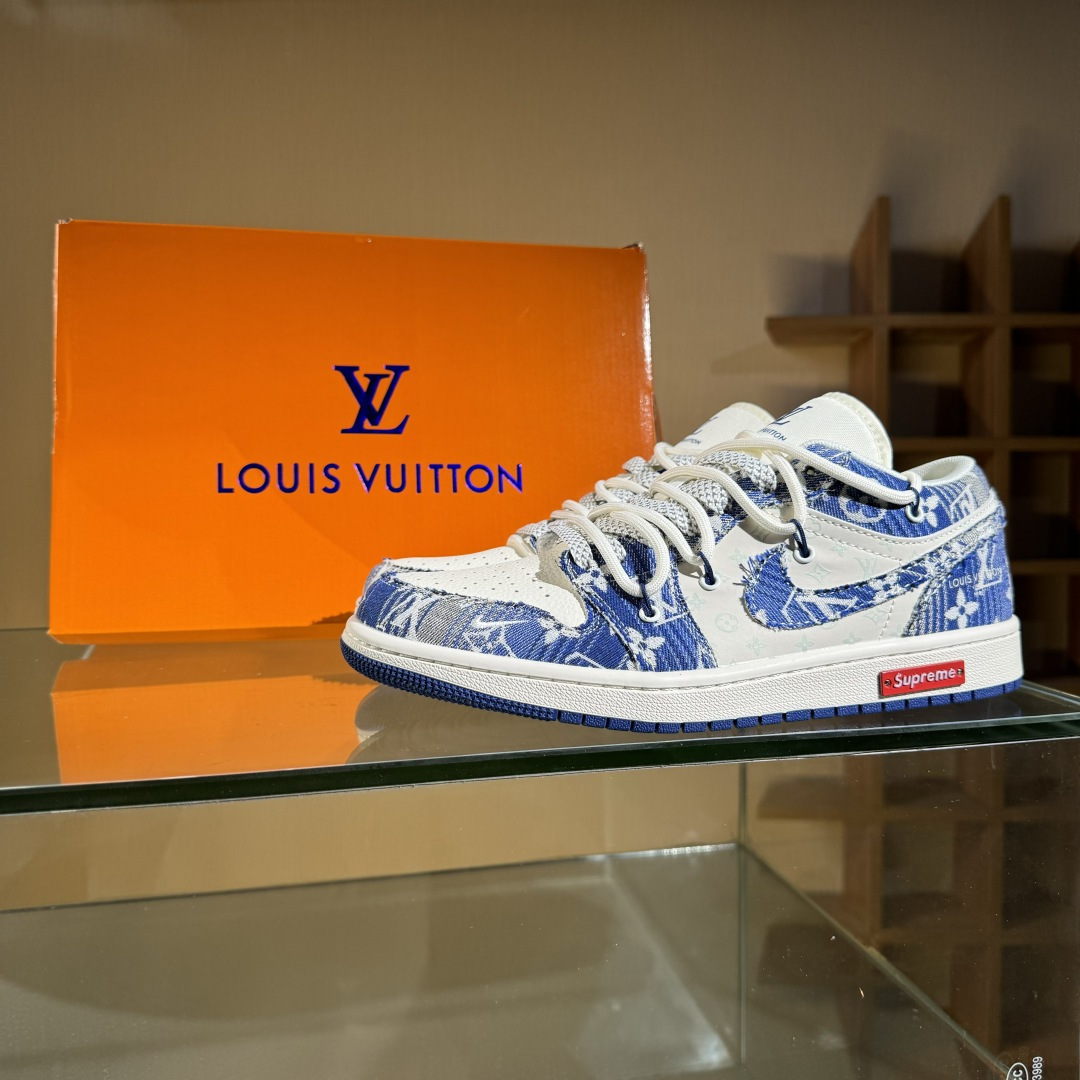 300 Air Jordan 1 Low AJ1 乔1 LV联名 蓝花布抽绳 高端定制 低帮复古篮球鞋 YX5066-373-Chinese UA Cheap High Quatity Brand Clothes Bags handbags Sneakers wholesale wholesaler seller from China Factory suppliers Fashion Clothing Shoes best Quality Beautiful Price 300 Air Jordan 1 Low AJ1 乔1 LV联名 蓝花布抽绳 高端定制 低帮复古篮球鞋 YX5066-373