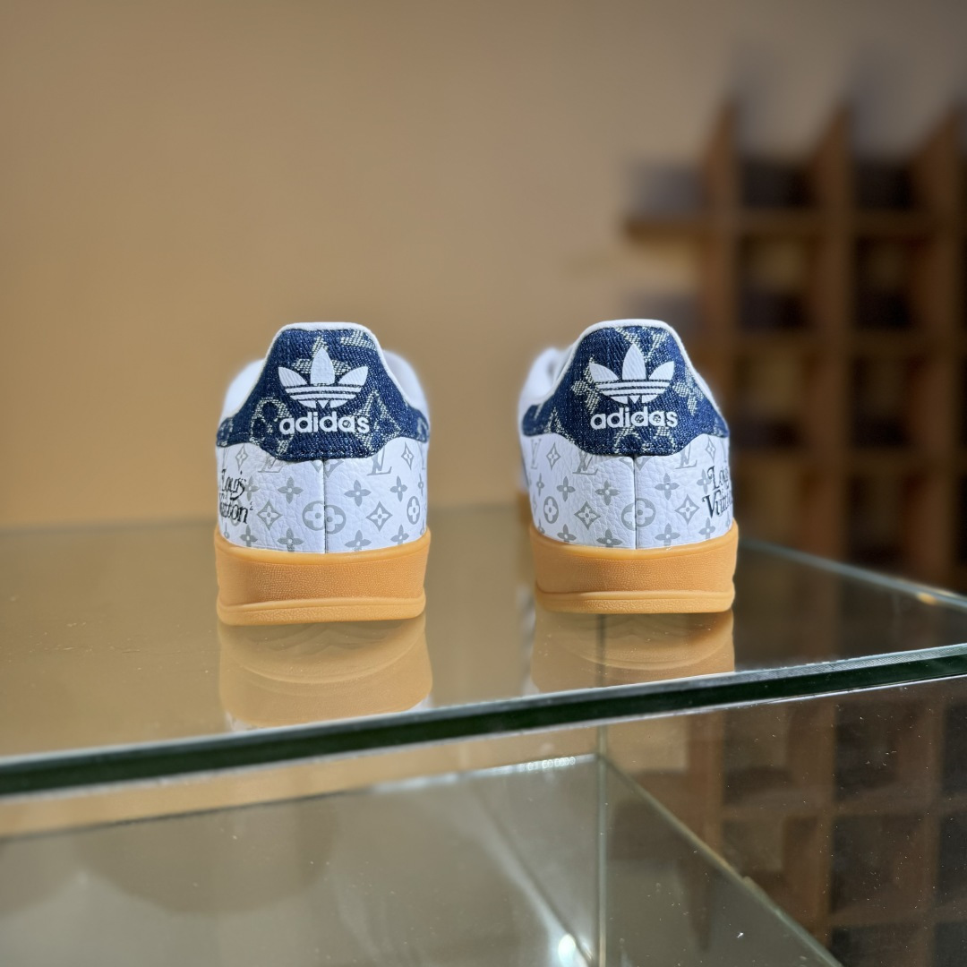 200 Adidas三叶草SAMBA OG x Louis Vuitton 白黑 休闲板鞋 SC9207-727-Chinese UA Cheap High Quatity Brand Clothes Bags handbags Sneakers wholesale wholesaler seller from China Factory suppliers Fashion Clothing Shoes best Quality Beautiful Price 200 Adidas三叶草SAMBA OG x Louis Vuitton 白黑 休闲板鞋 SC9207-727