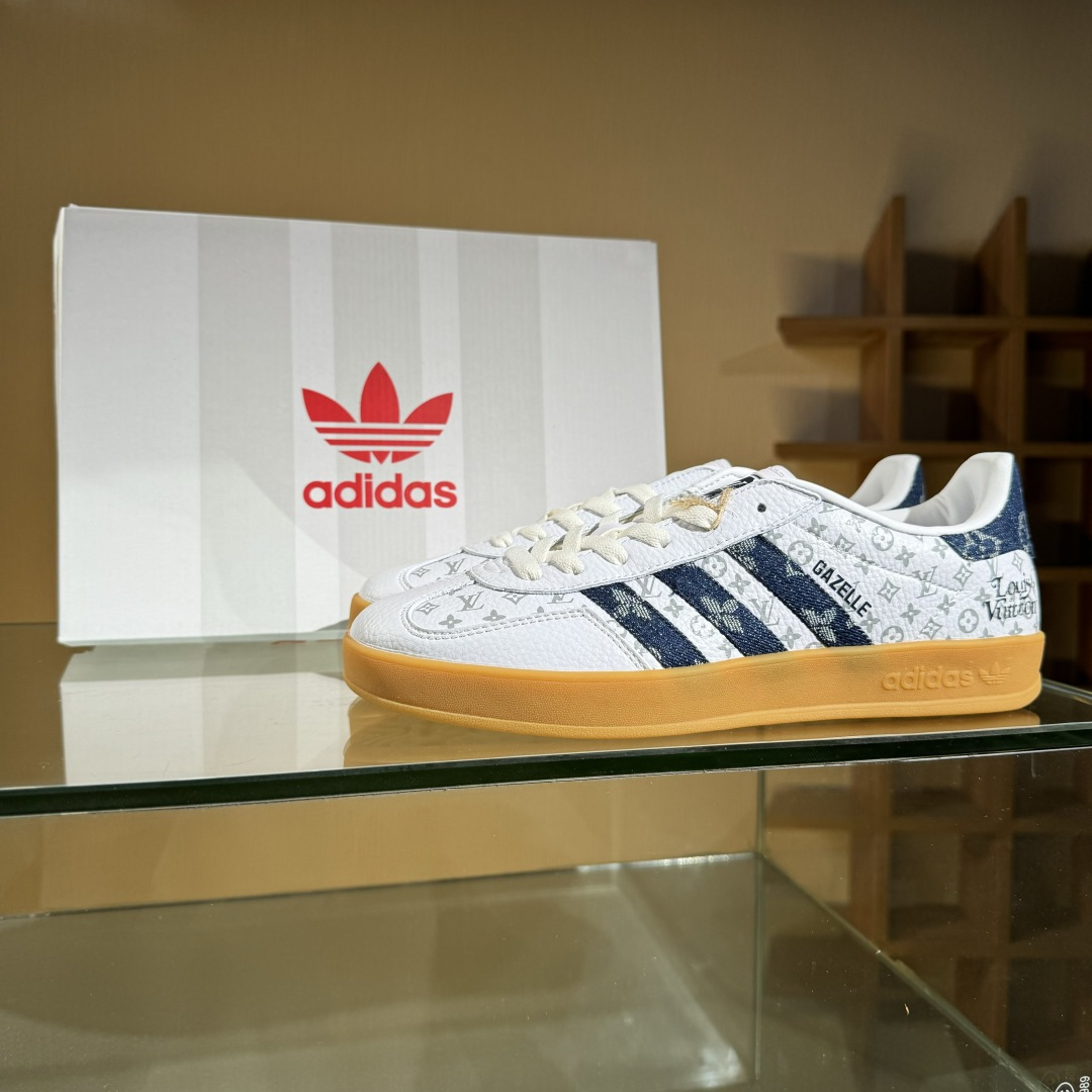 200 Adidas三叶草SAMBA OG x Louis Vuitton 白黑 休闲板鞋 SC9207-727-Chinese UA Cheap High Quatity Brand Clothes Bags handbags Sneakers wholesale wholesaler seller from China Factory suppliers Fashion Clothing Shoes best Quality Beautiful Price 200 Adidas三叶草SAMBA OG x Louis Vuitton 白黑 休闲板鞋 SC9207-727
