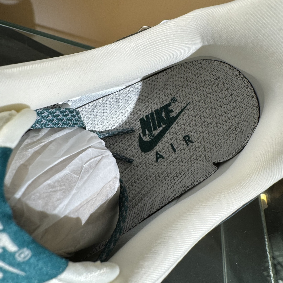 260 Nike Air Force 1'07 Low 联名 湖水蓝 空军一号低帮休闲板鞋 KJ1688-005-Chinese UA Cheap High Quatity Brand Clothes Bags handbags Sneakers wholesale wholesaler seller from China Factory suppliers Fashion Clothing Shoes best Quality Beautiful Price 260 Nike Air Force 1'07 Low 联名 湖水蓝 空军一号低帮休闲板鞋 KJ1688-005