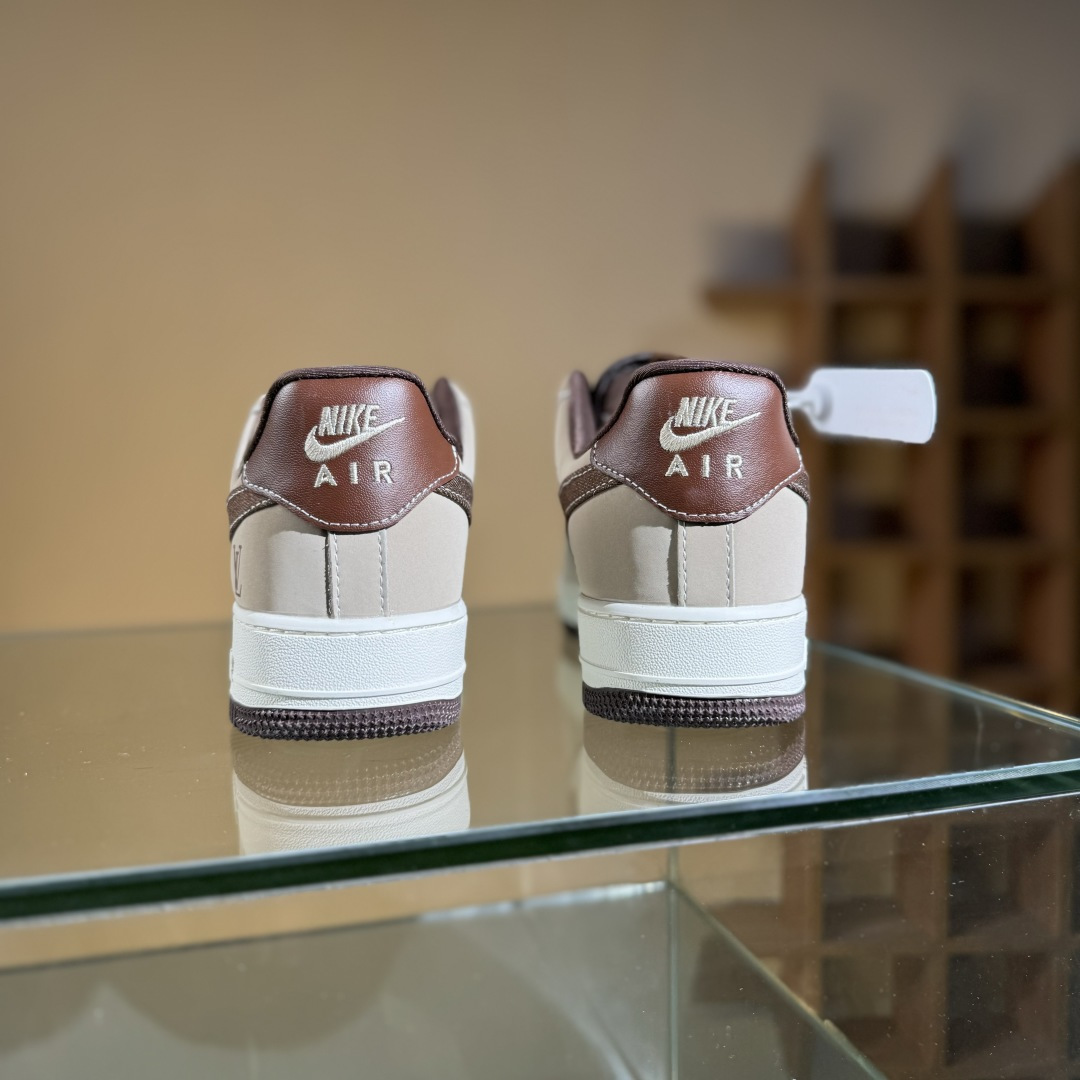 260 Nike Air Force 1'07 Low LV联名 棕布勾 空军一号低帮休闲板鞋 KK1988-091-Chinese UA Cheap High Quatity Brand Clothes Bags handbags Sneakers wholesale wholesaler seller from China Factory suppliers Fashion Clothing Shoes best Quality Beautiful Price 260 Nike Air Force 1'07 Low LV联名 棕布勾 空军一号低帮休闲板鞋 KK1988-091