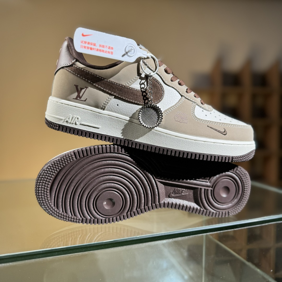 260 Nike Air Force 1'07 Low LV联名 棕布勾 空军一号低帮休闲板鞋 KK1988-091-Chinese UA Cheap High Quatity Brand Clothes Bags handbags Sneakers wholesale wholesaler seller from China Factory suppliers Fashion Clothing Shoes best Quality Beautiful Price 260 Nike Air Force 1'07 Low LV联名 棕布勾 空军一号低帮休闲板鞋 KK1988-091
