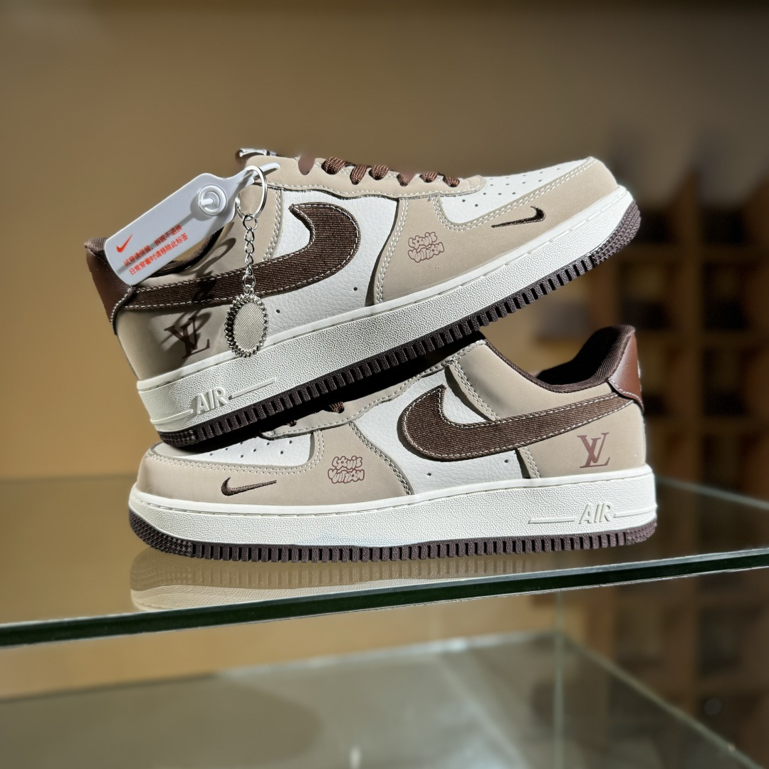 260 Nike Air Force 1'07 Low LV联名 棕布勾 空军一号低帮休闲板鞋 KK1988-091-Chinese UA Cheap High Quatity Brand Clothes Bags handbags Sneakers wholesale wholesaler seller from China Factory suppliers Fashion Clothing Shoes best Quality Beautiful Price 260 Nike Air Force 1'07 Low LV联名 棕布勾 空军一号低帮休闲板鞋 KK1988-091
