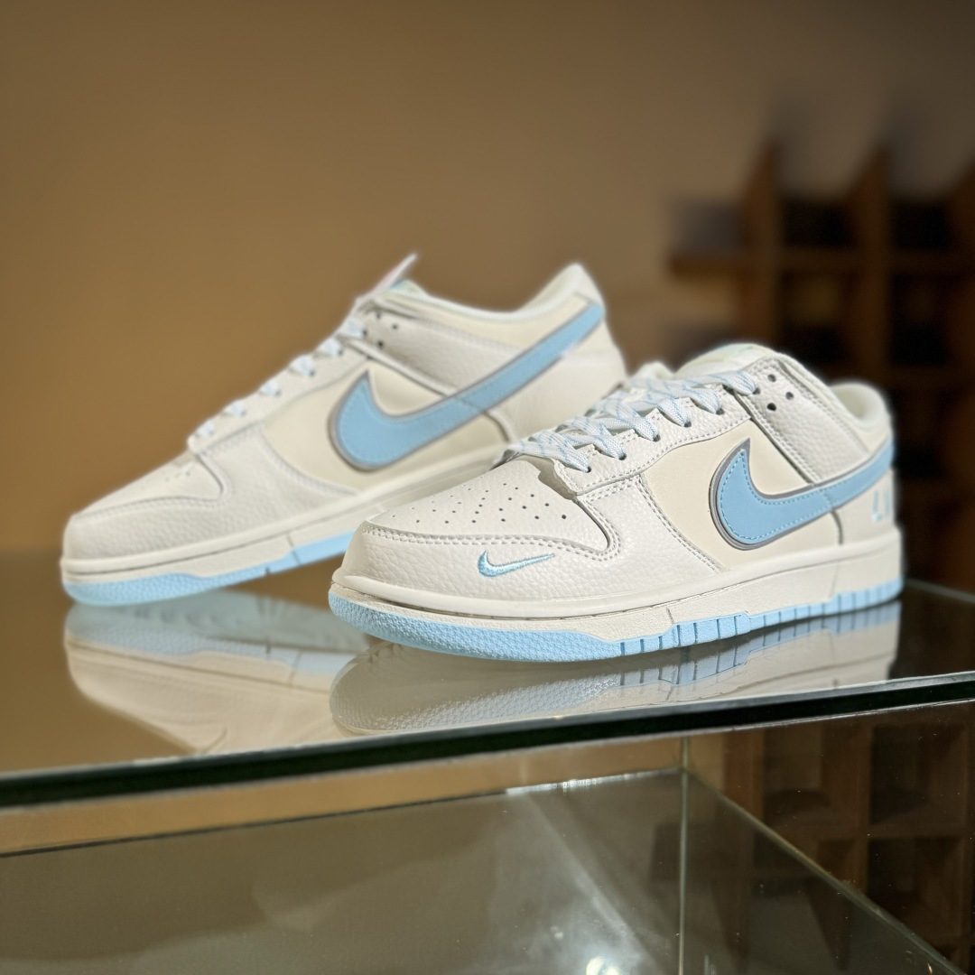 280 Nike SB Dunk Low LV联名 米白浅蓝 周年高端定制 低帮休闲板鞋 KK1333-048-Chinese UA Cheap High Quatity Brand Clothes Bags handbags Sneakers wholesale wholesaler seller from China Factory suppliers Fashion Clothing Shoes best Quality Beautiful Price 280 Nike SB Dunk Low LV联名 米白浅蓝 周年高端定制 低帮休闲板鞋 KK1333-048