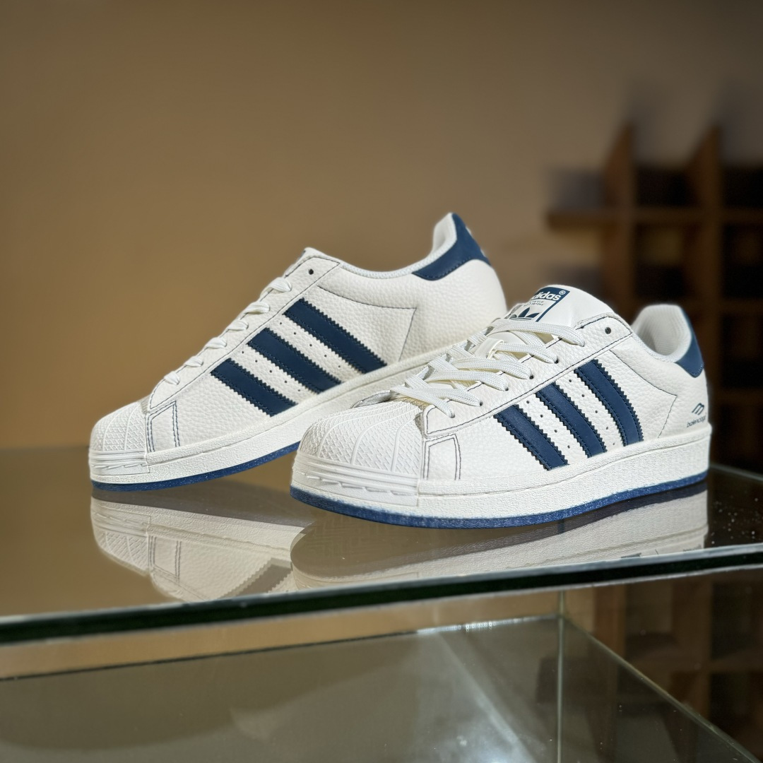 240 Adidas originals SUPERSTAR “巴黎世家联名---奶白蓝”高端定制 低帮休闲板鞋 QF5805-Chinese UA Cheap High Quatity Brand Clothes Bags handbags Sneakers wholesale wholesaler seller from China Factory suppliers Fashion Clothing Shoes best Quality Beautiful Price 240 Adidas originals SUPERSTAR “巴黎世家联名---奶白蓝”高端定制 低帮休闲板鞋 QF5805